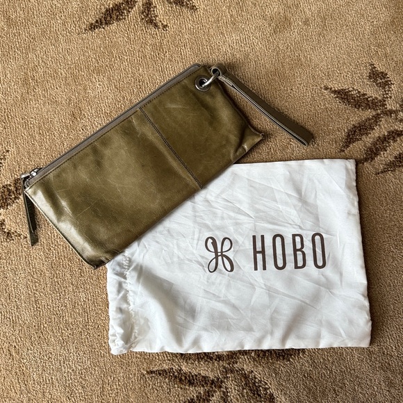 HOBO Sage Leather Wristlet - Picture 4 of 4